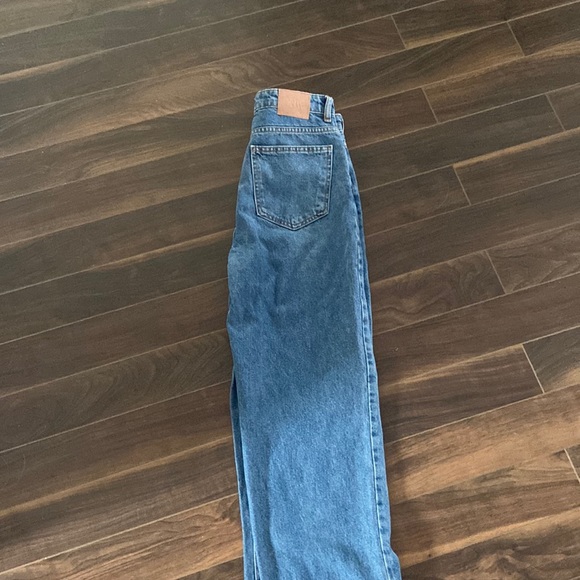 Zara straight mom jeans size 4. - Picture 2 of 3